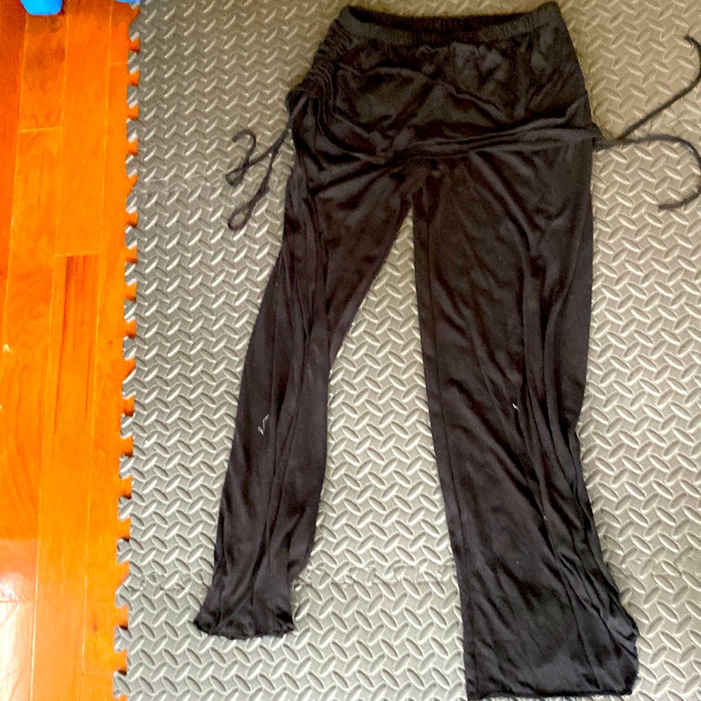 Black pants tie looks at waist large- really like a medium